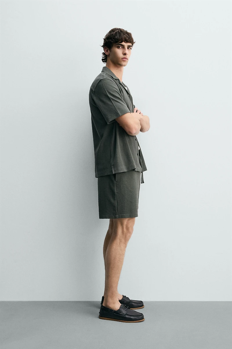 RELAXED FIT STRUCTURED SHORTS