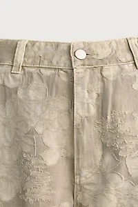 BAGGY FIT FLORAL JACQUARD SHORTS