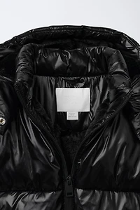SHINY HOODED PUFFER JACKET WITH FAUX FUR LINING