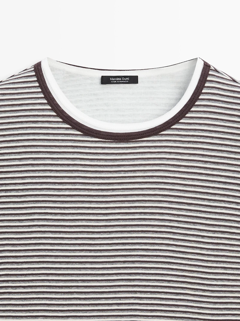 Short sleeve T-shirt with double trim