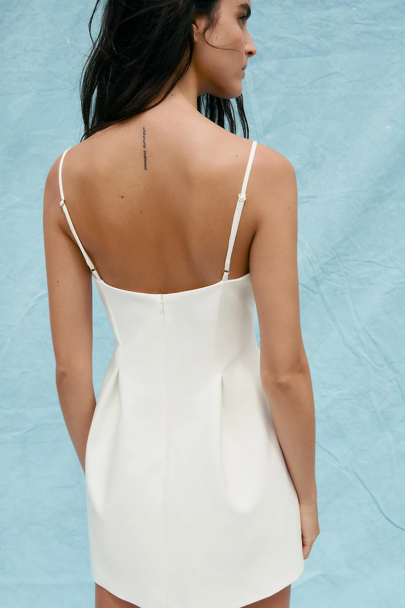 ROBE COURTE À BRETELLES