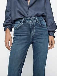 Mid-rise slim fit jeans