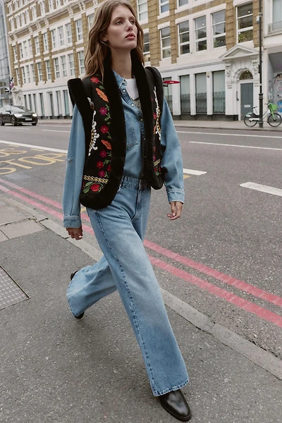 CONTRASTING EMBROIDERED FAUX FUR VEST