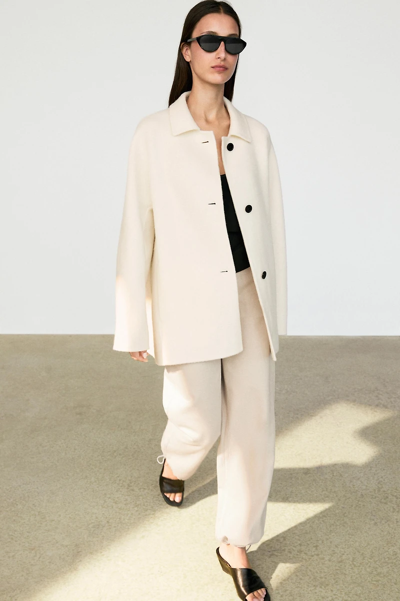 Medium single-breasted wool blend coat