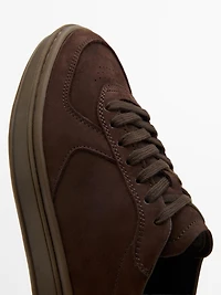 Nubuck trainers with contrast sole
