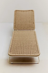 FOLDABLE OUTDOOR LOUNGER