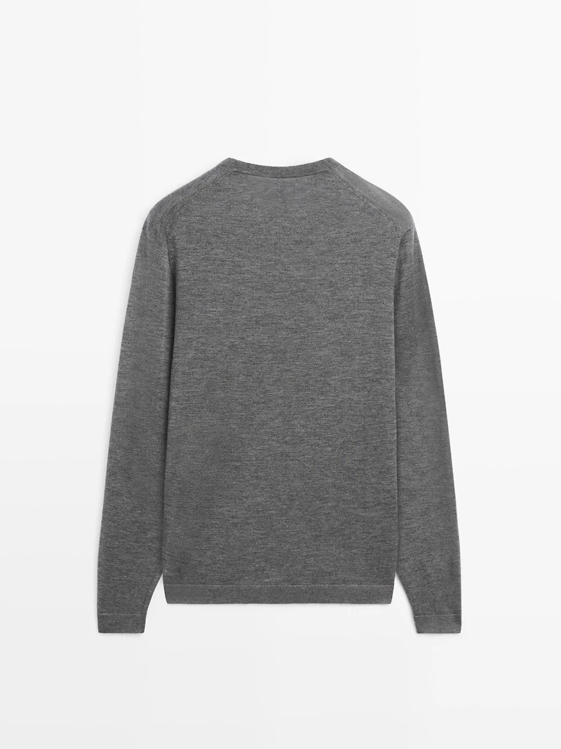 Knit 100% cashmere crew neck sweater
