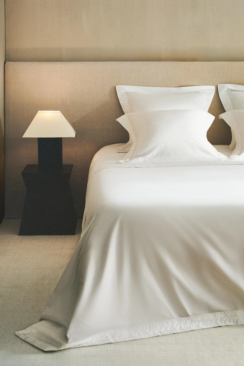 SATEEN COTTON DUVET COVER WITH PLEATED EDGE (400 THREAD COUNT)