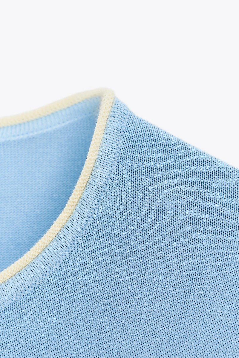 TRIM KNIT TOP