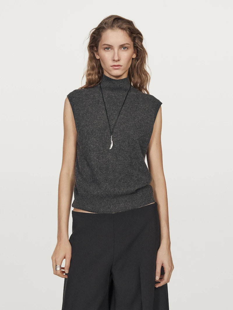 Cashmere knit vest
