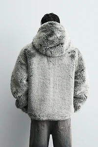 BLOUSON EFFET FOURRURE À CAPUCHE