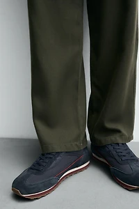 CASUAL SNEAKERS