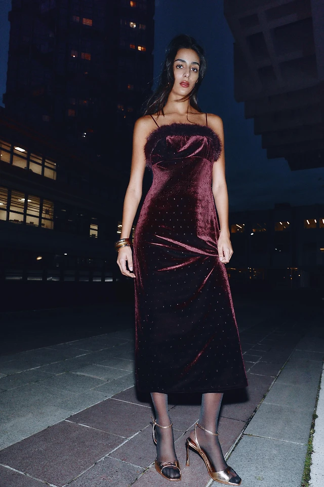Zara VELVET BEADED FAUX FUR MIDI DRESS at Bayshore Shopping Centre in  Ottawa, ON