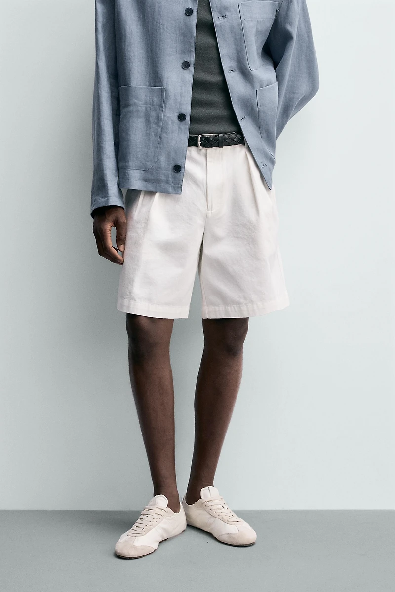 RELAXED FIT PLEATED SHORTS