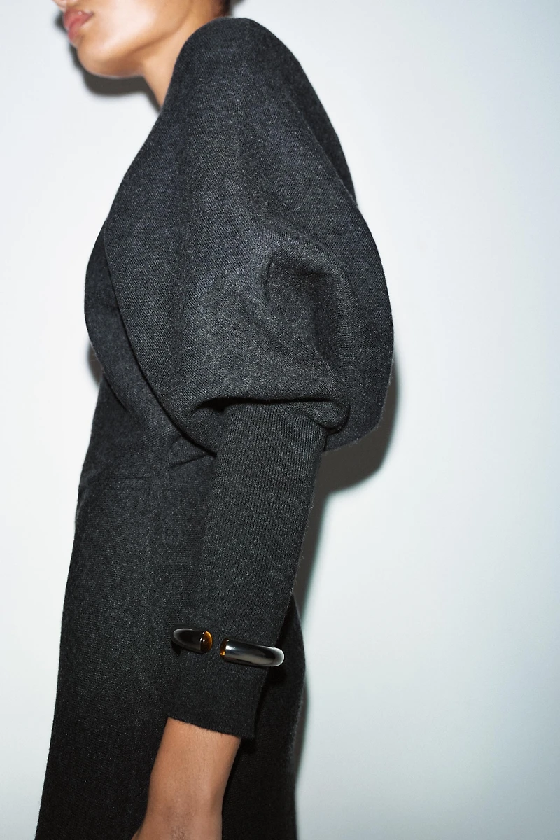 V-NECK KNIT MIDI DRESS