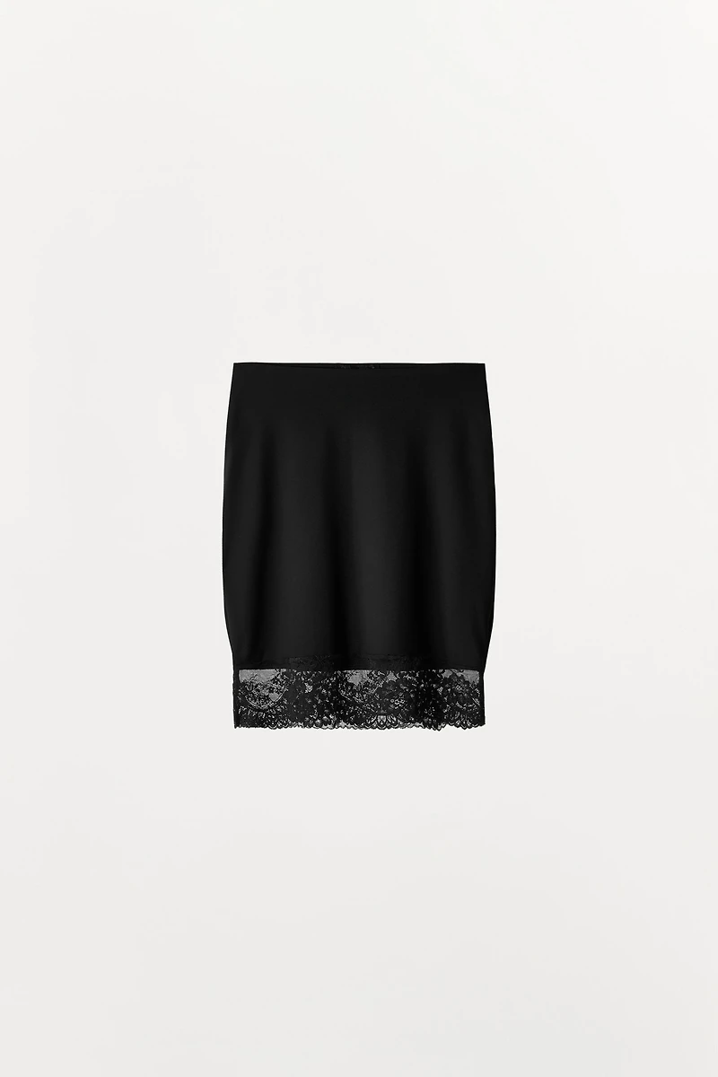 JUPE DOUBLURE AVEC POLYAMIDE ET DENTELLE