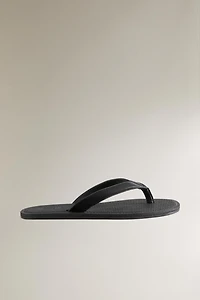SANDALES ENTRE-DOIGTS EN CUIR