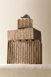 SMALL SCALLOPED BASKET