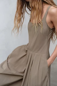 COMBINAISON EN NYLON À PLIS PLATS