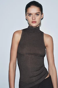MOCK NECK SLEEVELESS TOP