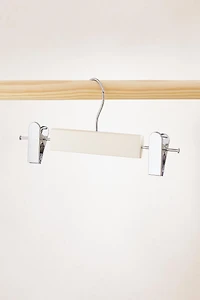 KIDS’ WOODEN HANGERS WITH CLIPS (PACK OF 3)
