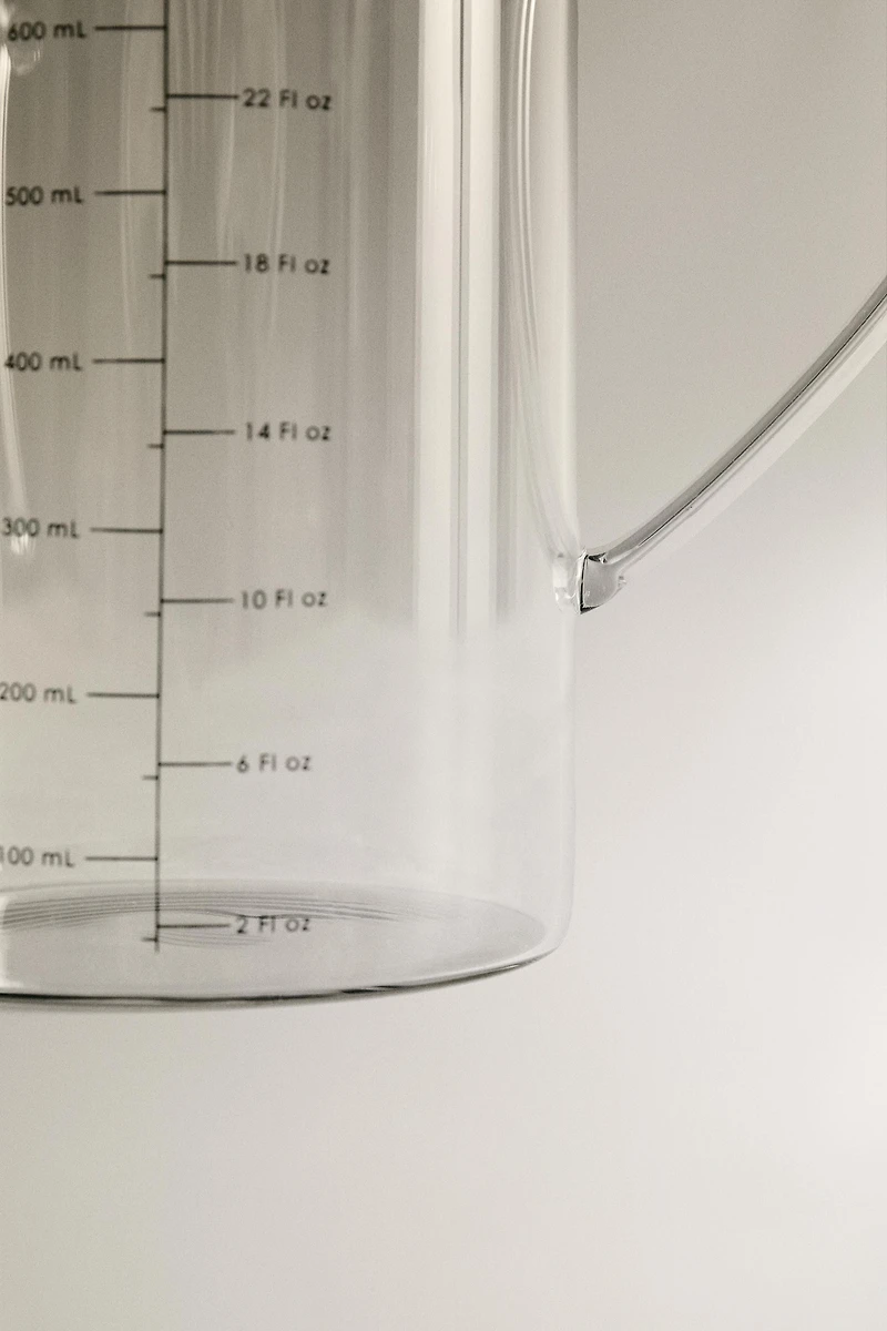 BOROSILICATE GLASS MEASURING PITCHER