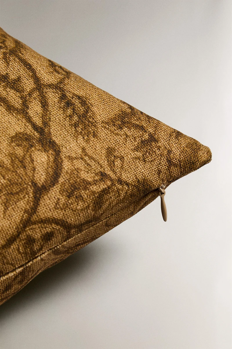 FADED PRINT THROW PILLOW COVER