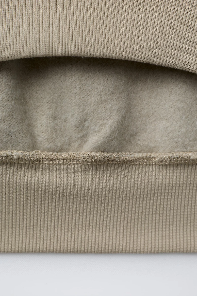 BASIC HOODED SWEATSHIRT