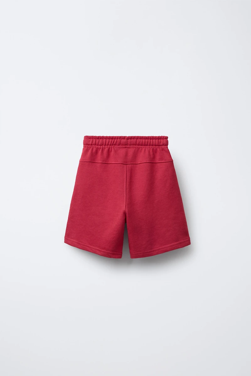 STRAIGHT FIT EMBOSSED TEXT TERRY SHORTS