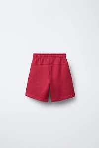 STRAIGHT FIT EMBOSSED TEXT TERRY SHORTS
