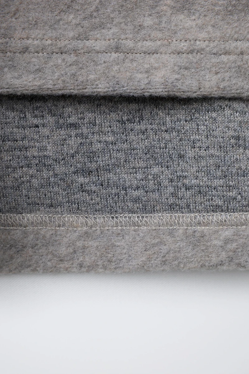 SOFT ZIP SWEATSHIRT