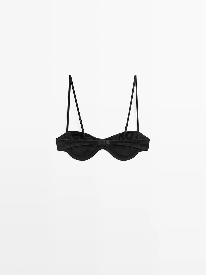 Bandeau top with underwire and seam detail