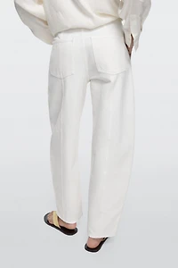 Barrel fit jeans with seam details