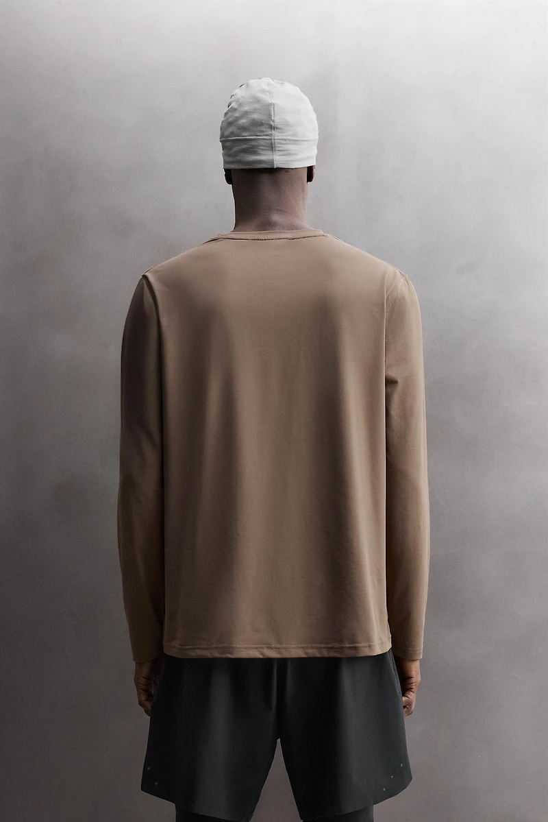 BASIC LONG SLEEVE TECHNICAL T-SHIRT