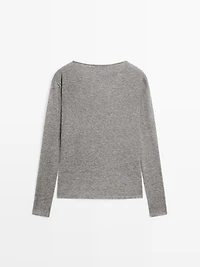 V-neck T-shirt with lace detail