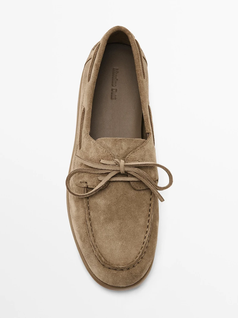 Split suede deck shoes with moc toe