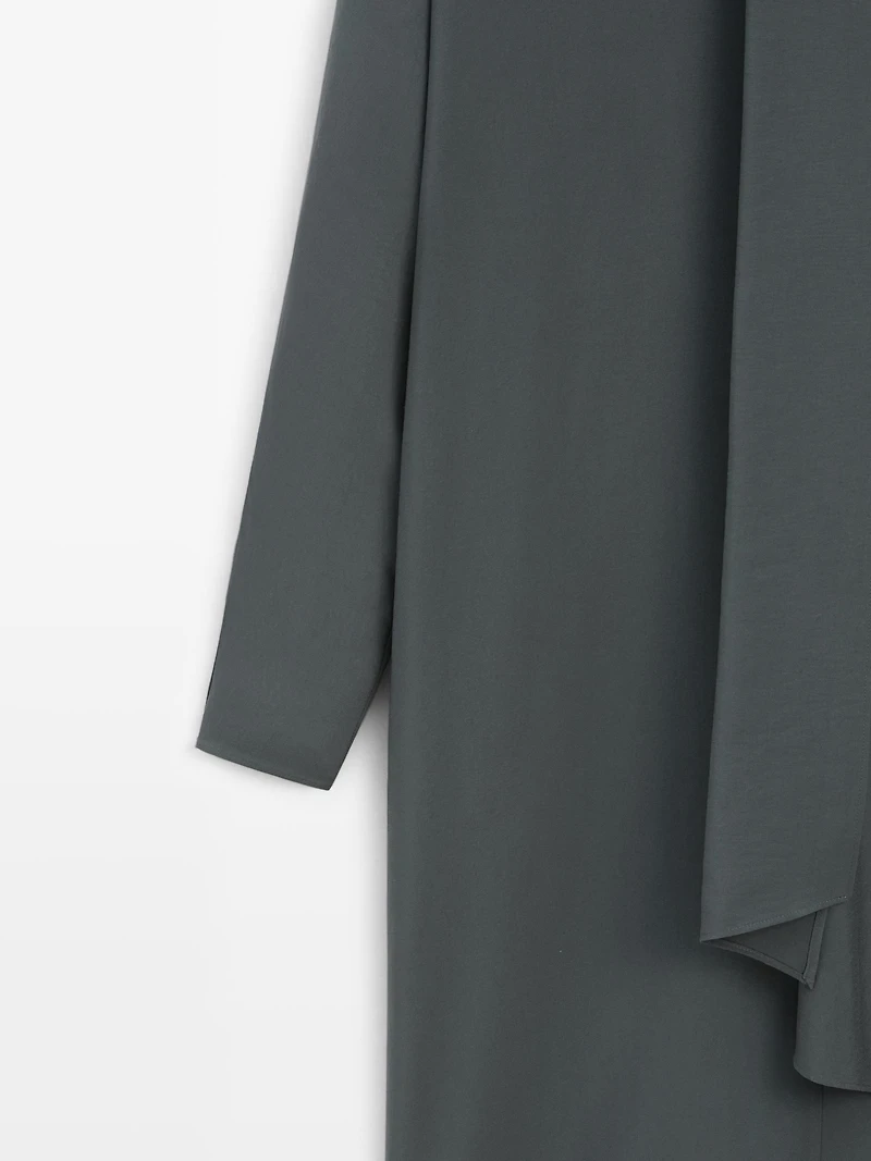 V-neckline midi dress with tie detail