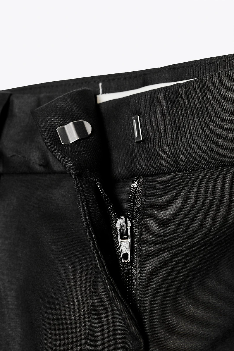 BELTED SHORTS WITH DARTS