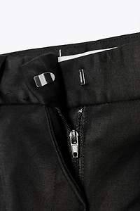 BELTED SHORTS WITH DARTS