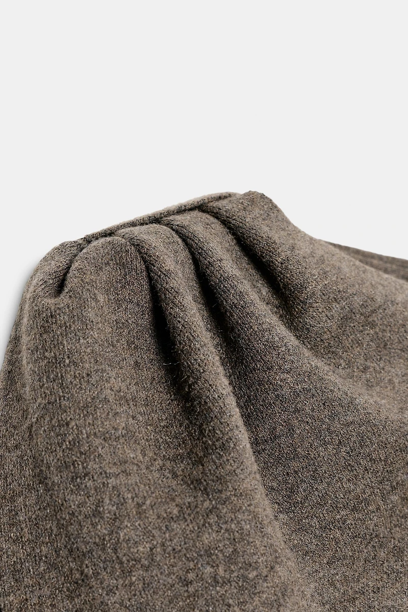 SHORT KNIT COAT WITH SCARF