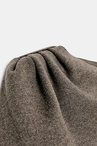 SHORT KNIT COAT WITH SCARF