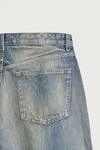 LOOSE FIT JEANS