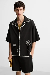 CONTRAST EMBROIDERY SHORTS