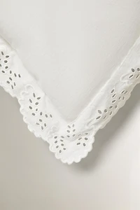 EMBROIDERED SCALLOP PILLOWCASE