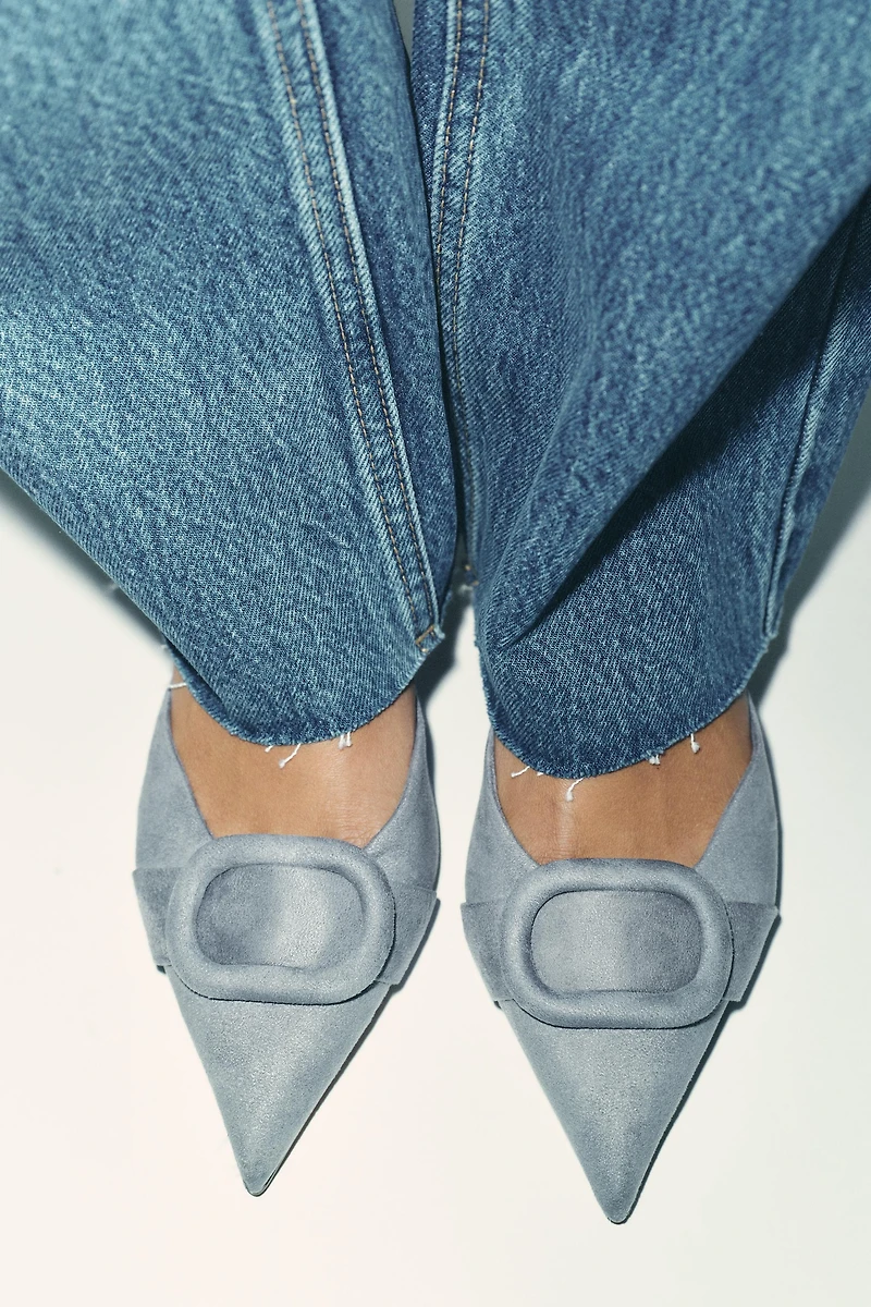 SLINGBACK APPLIQUÉ HEELS