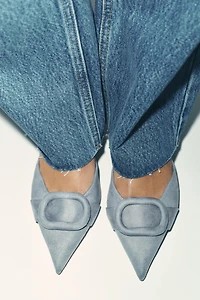SLINGBACK APPLIQUÉ HEELS