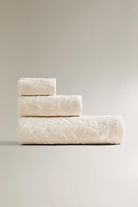 VELOUR JACQUARD BATH TOWEL