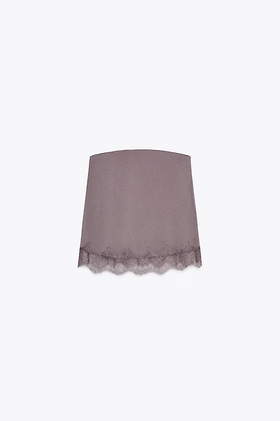 TOP SATINÉ EN DENTELLE