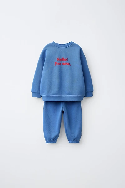 ENSEMBLE DE JOGGING AVEC SWEAT ET PANTALON JOGGER À INSCRIPTION