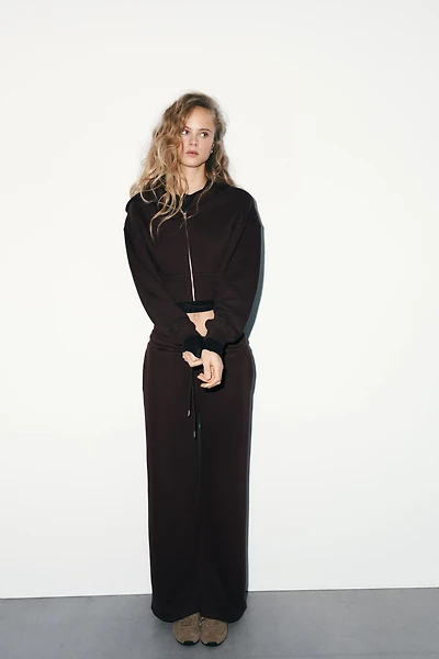 CROPPED HOODIE SWEATSHIRT